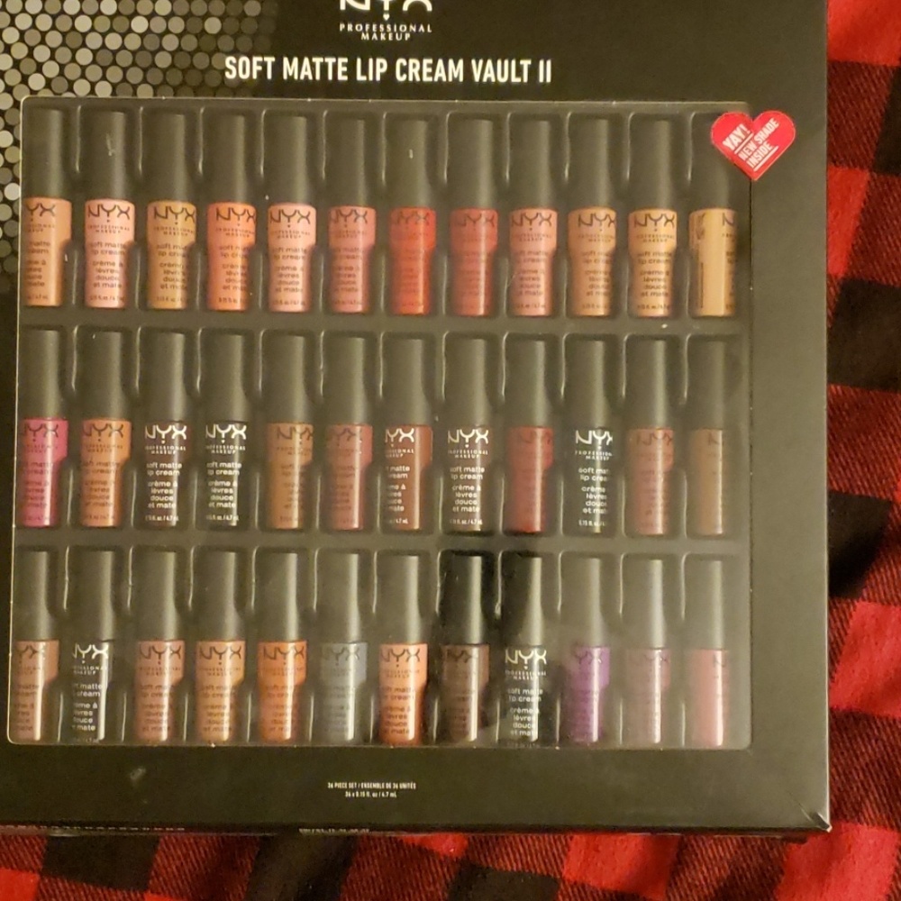 NYX LIP CREAM VAULT II